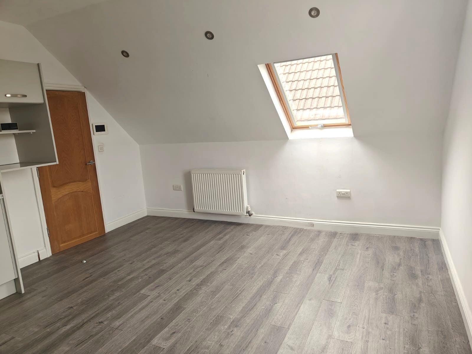 Flat Clifton Road in Weston-super-Mare