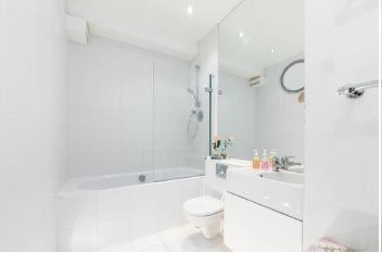 Room Ashdown Crescent in Greater London