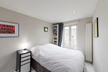 Room Ashdown Crescent in Greater London