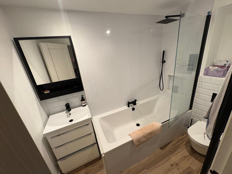 Flat Henfield Road in Greater London