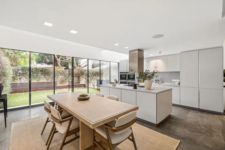 House The Vale in Greater London