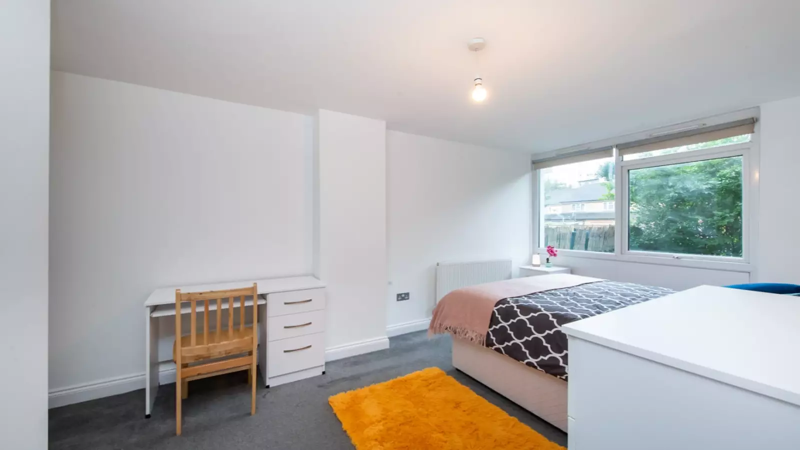 Room York Road in Greater London