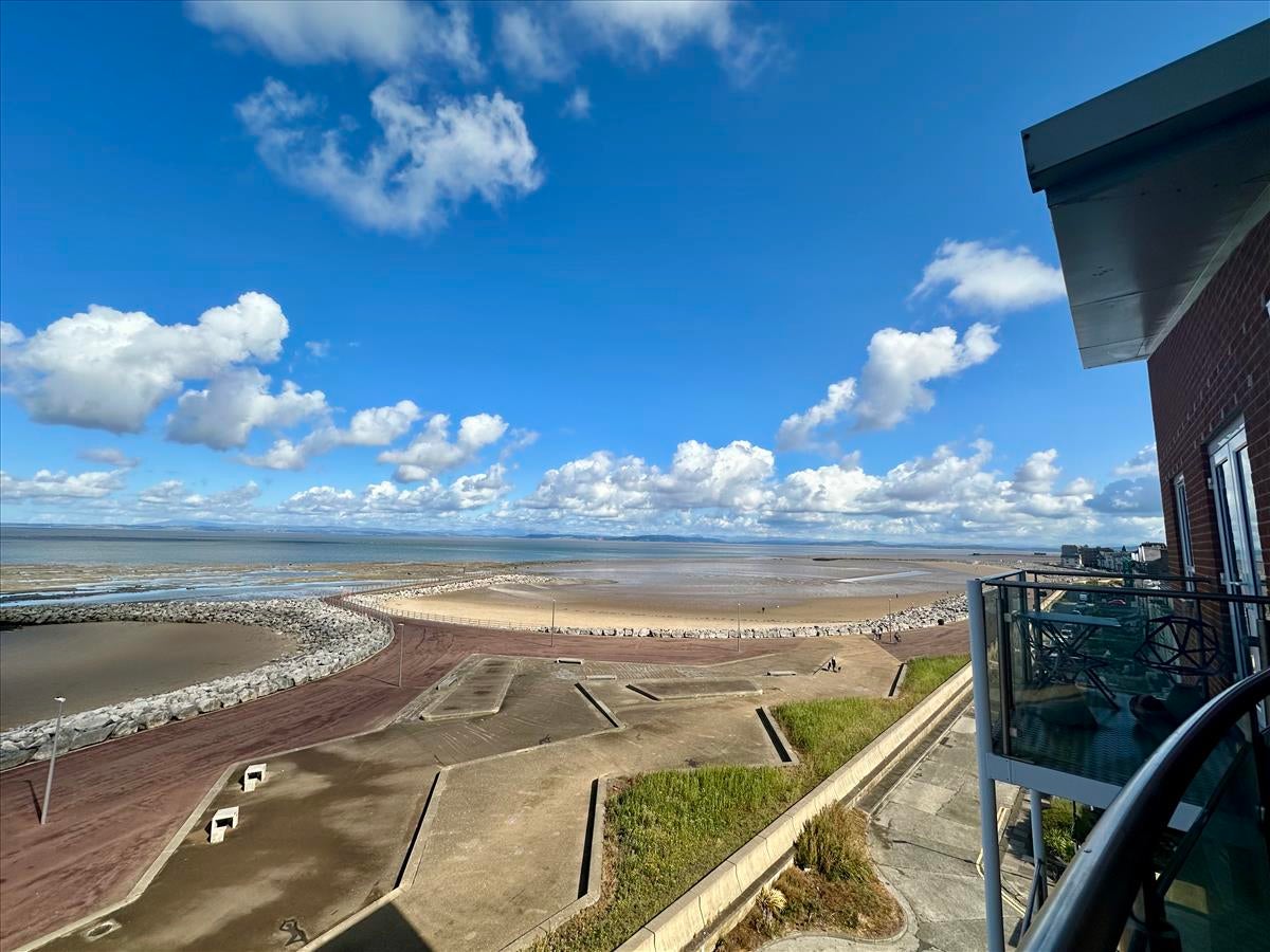 Flat Sandylands Promenade in Lancaster