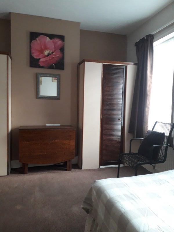 Room Rosebank Road in Greater London