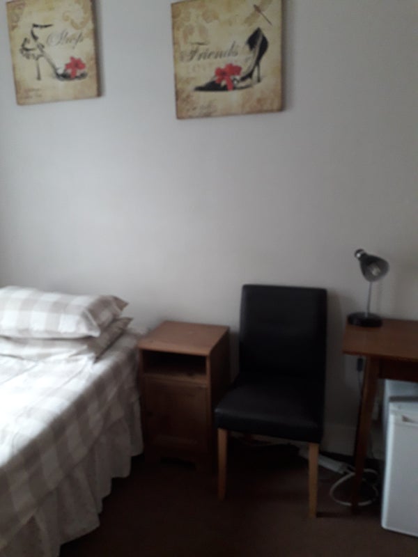 Room Rosebank Road in Greater London