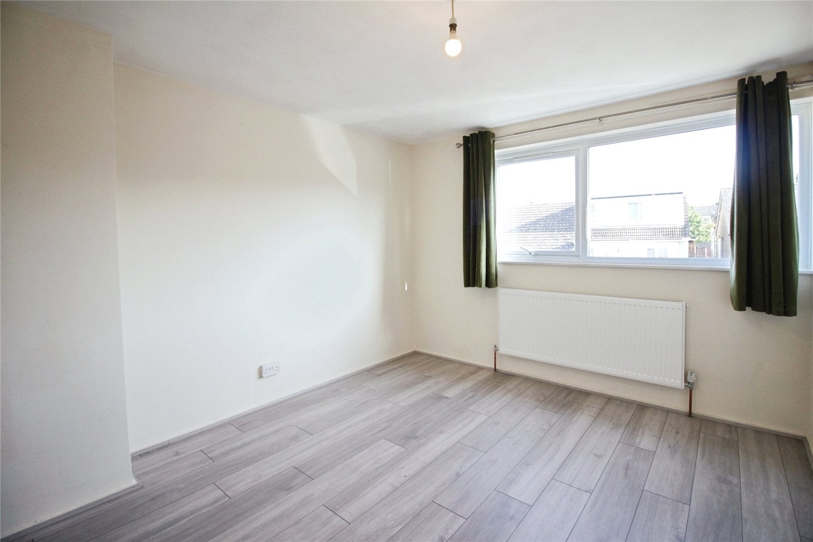 Flat Osborne Road in Basildon