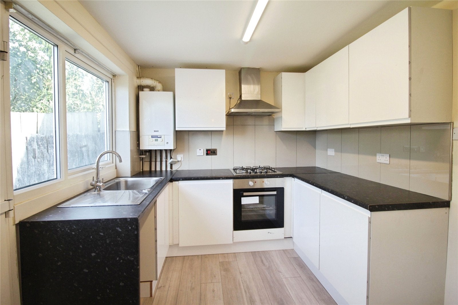 Flat Osborne Road in Basildon