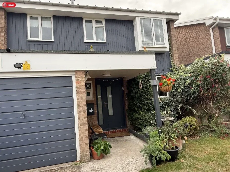 House Goldsmiths Close in Woking