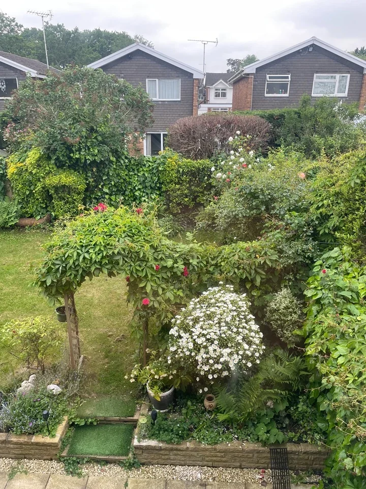 House Goldsmiths Close in Woking