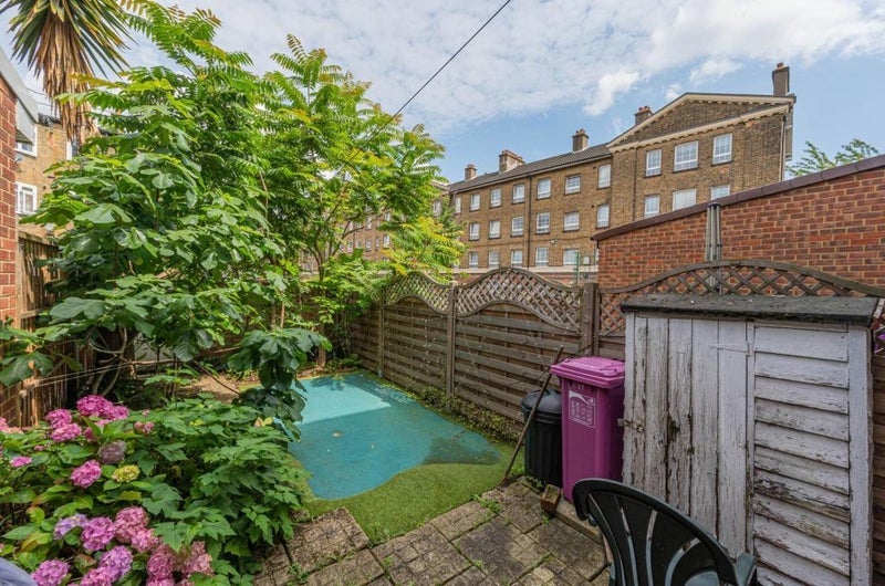 House Saltwell Street in Greater London