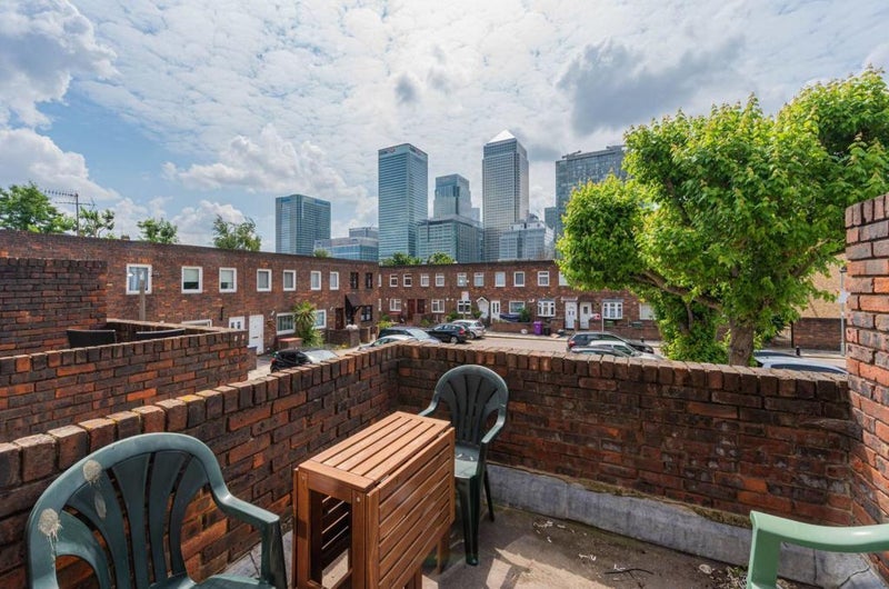 House Saltwell Street in Greater London
