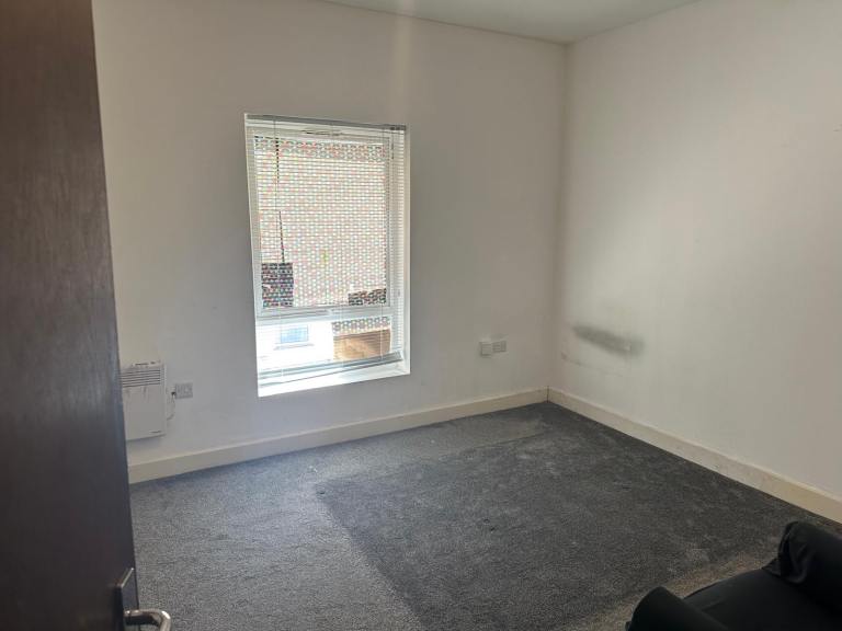 Flat Cottagewell Court in Northampton