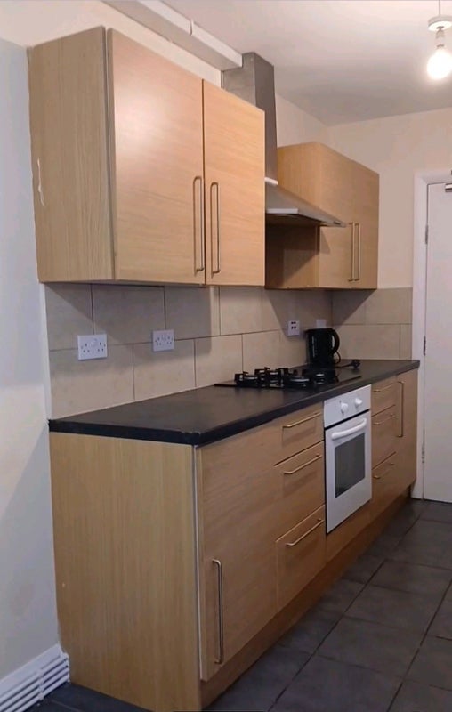 Room Bloomfield Road in Greater London