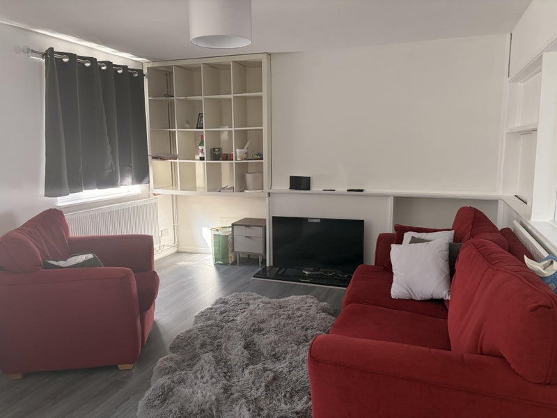 Room Tilgate Parade in Crawley