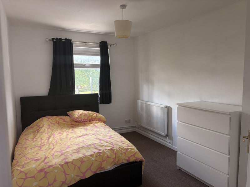 Room Tilgate Parade in Crawley