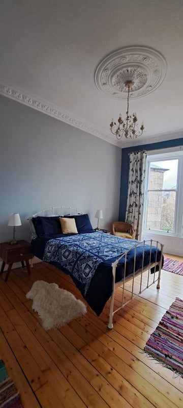 Room Hamilton Drive in Glasgow