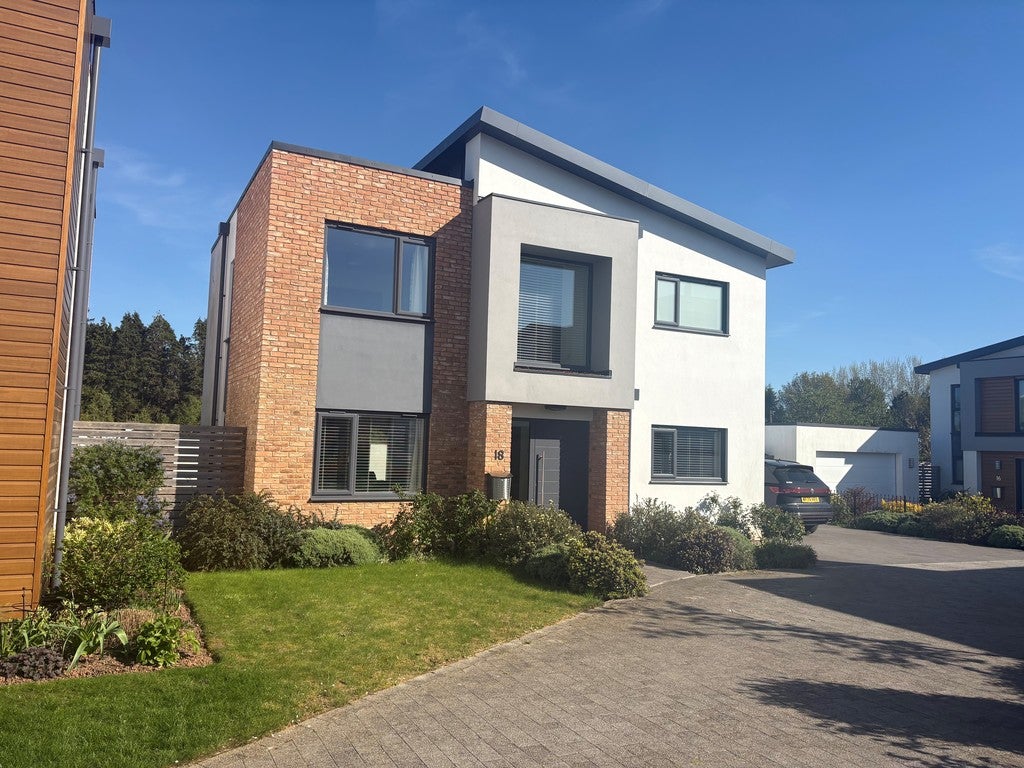 House Regency Drive in Exeter