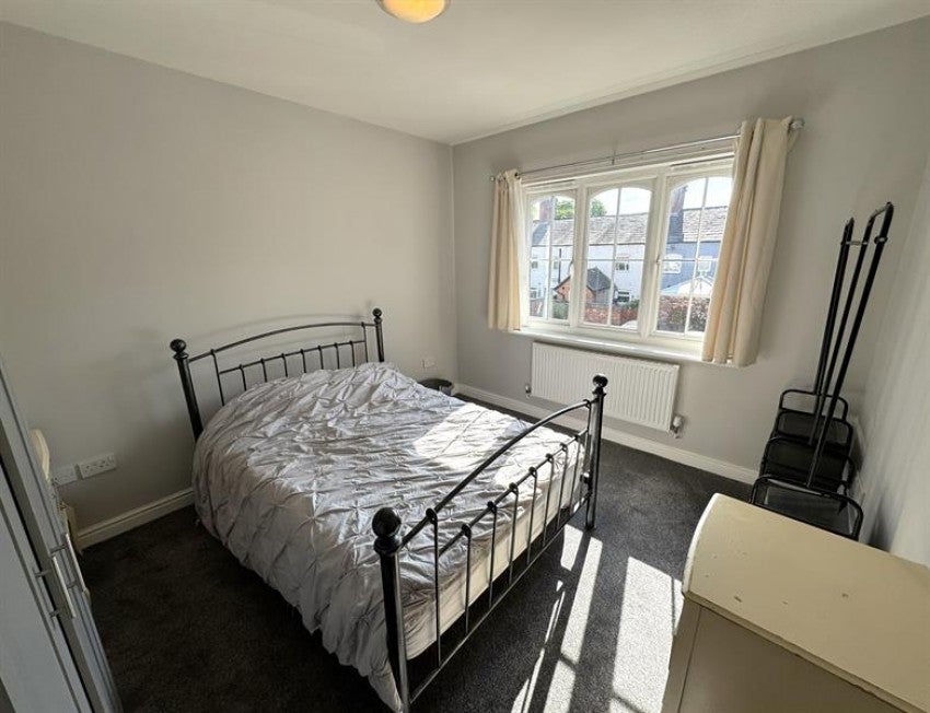 Flat Thorneyholme Drive in Knutsford