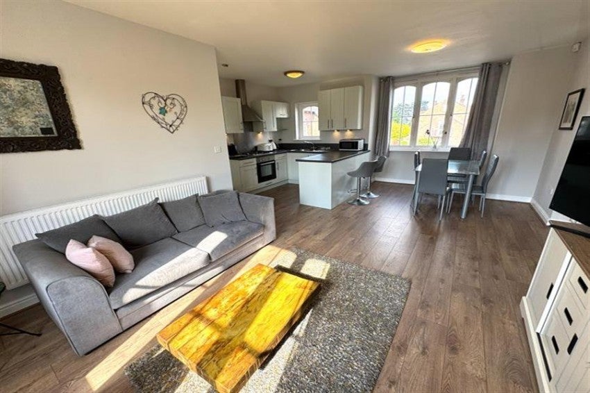 Flat Thorneyholme Drive in Knutsford