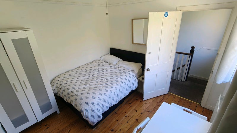 Room Buckhold Road in Greater London