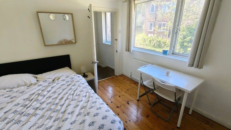 Room Buckhold Road in Greater London