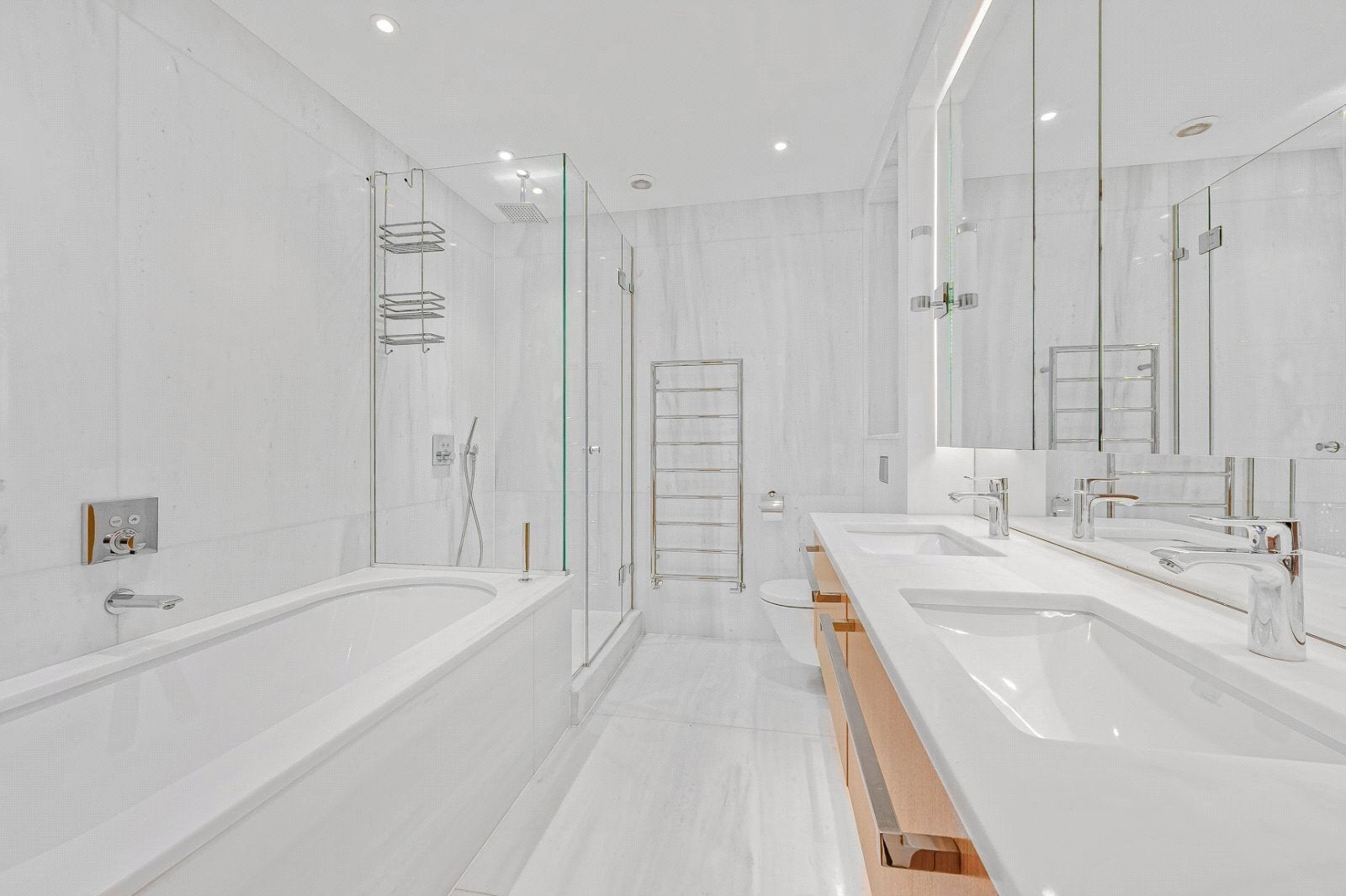 Flat Upper Grosvenor Street in City of Westminster