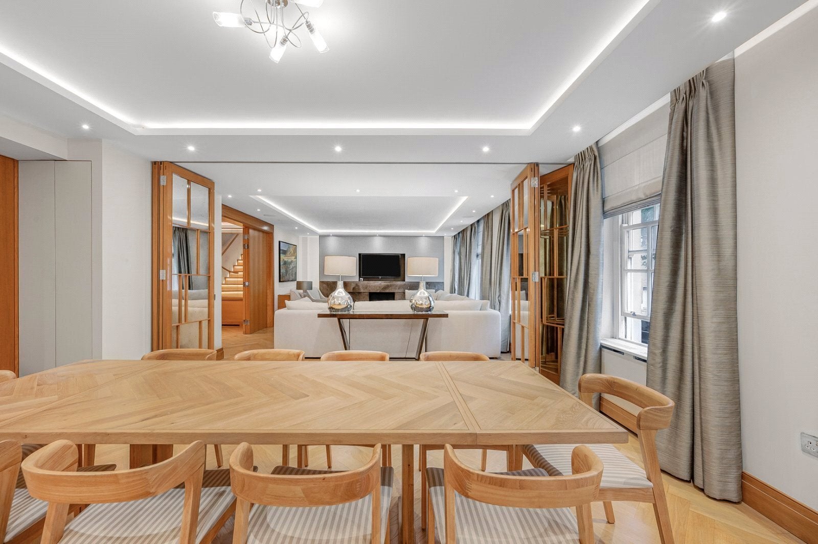 Flat Upper Grosvenor Street in City of Westminster