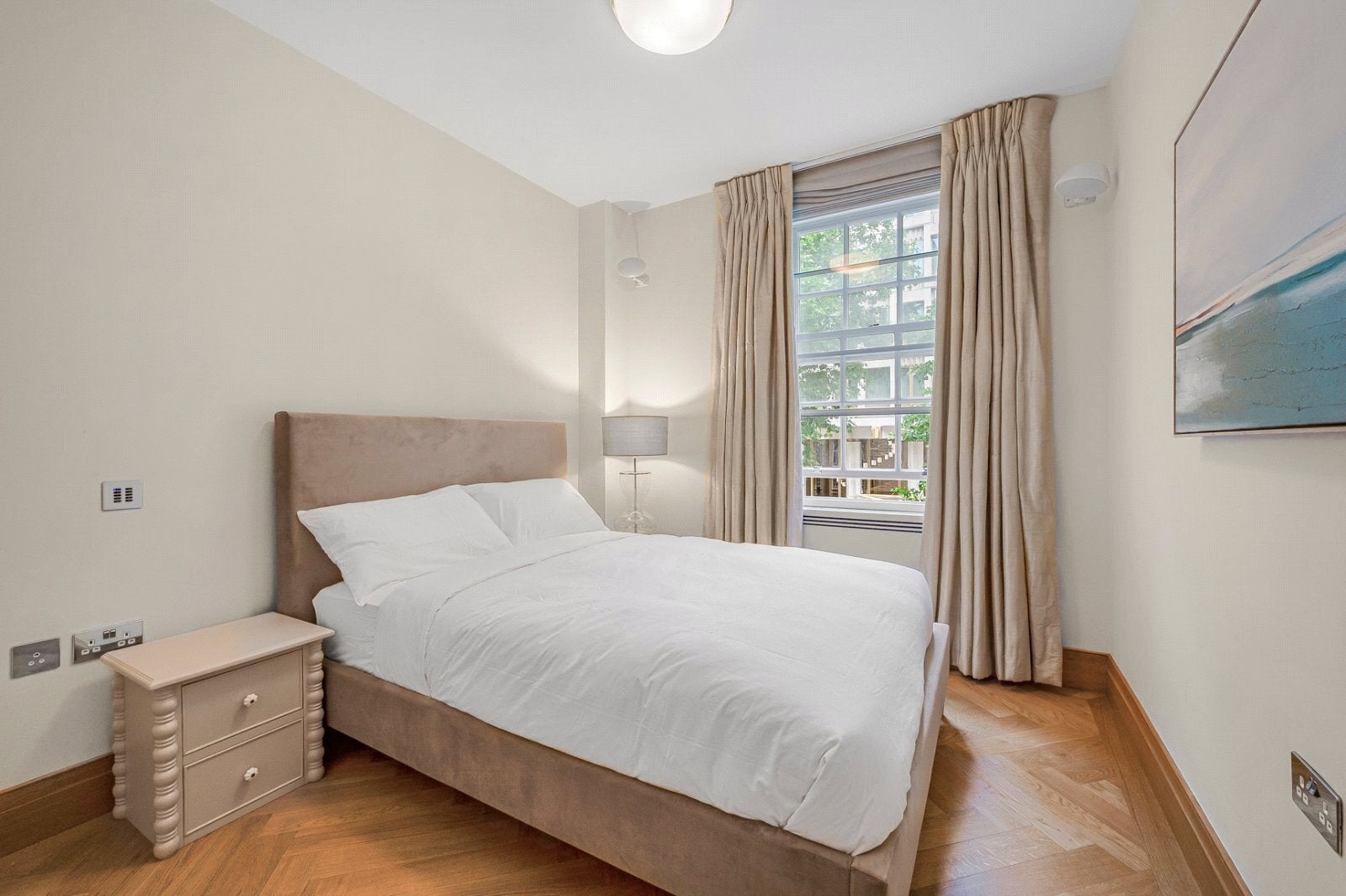 Flat Upper Grosvenor Street in City of Westminster