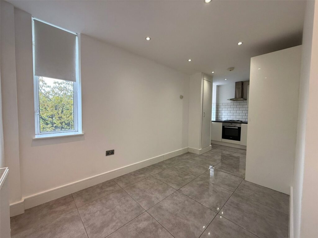 Flat London Road in Bracknell