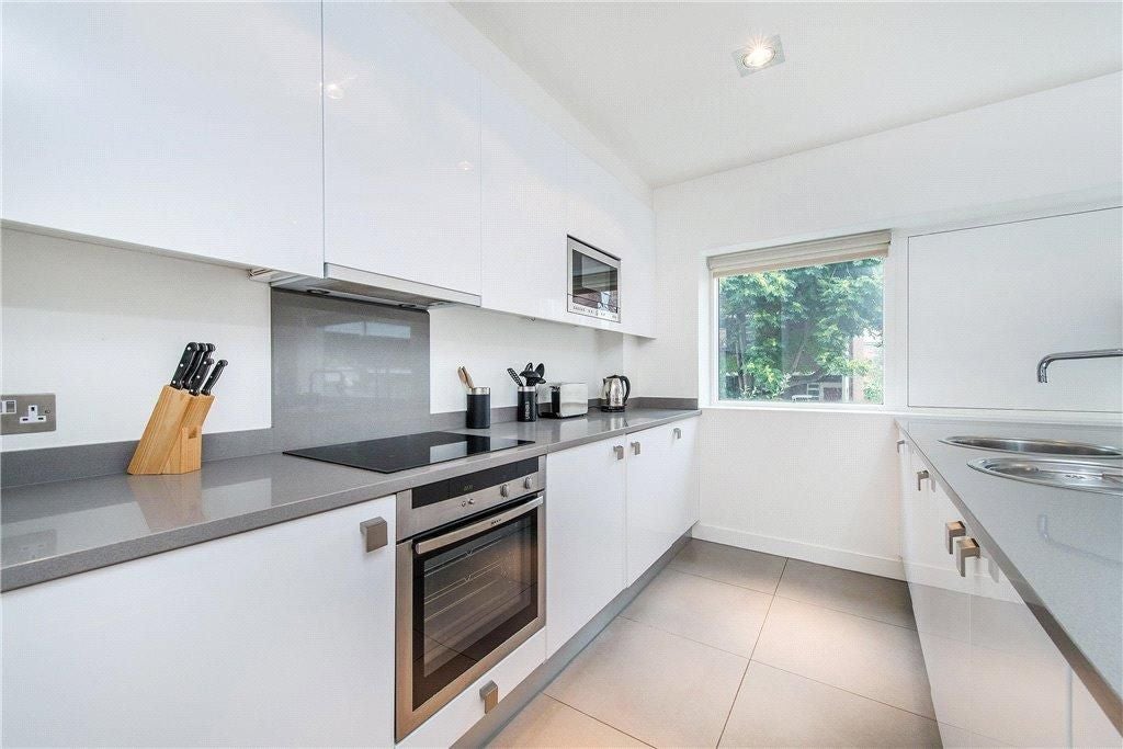 Flat Fulham Road in Greater London