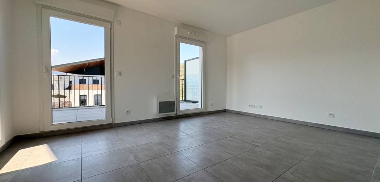 Flat Avenue Pierre de Coubertin in Nice