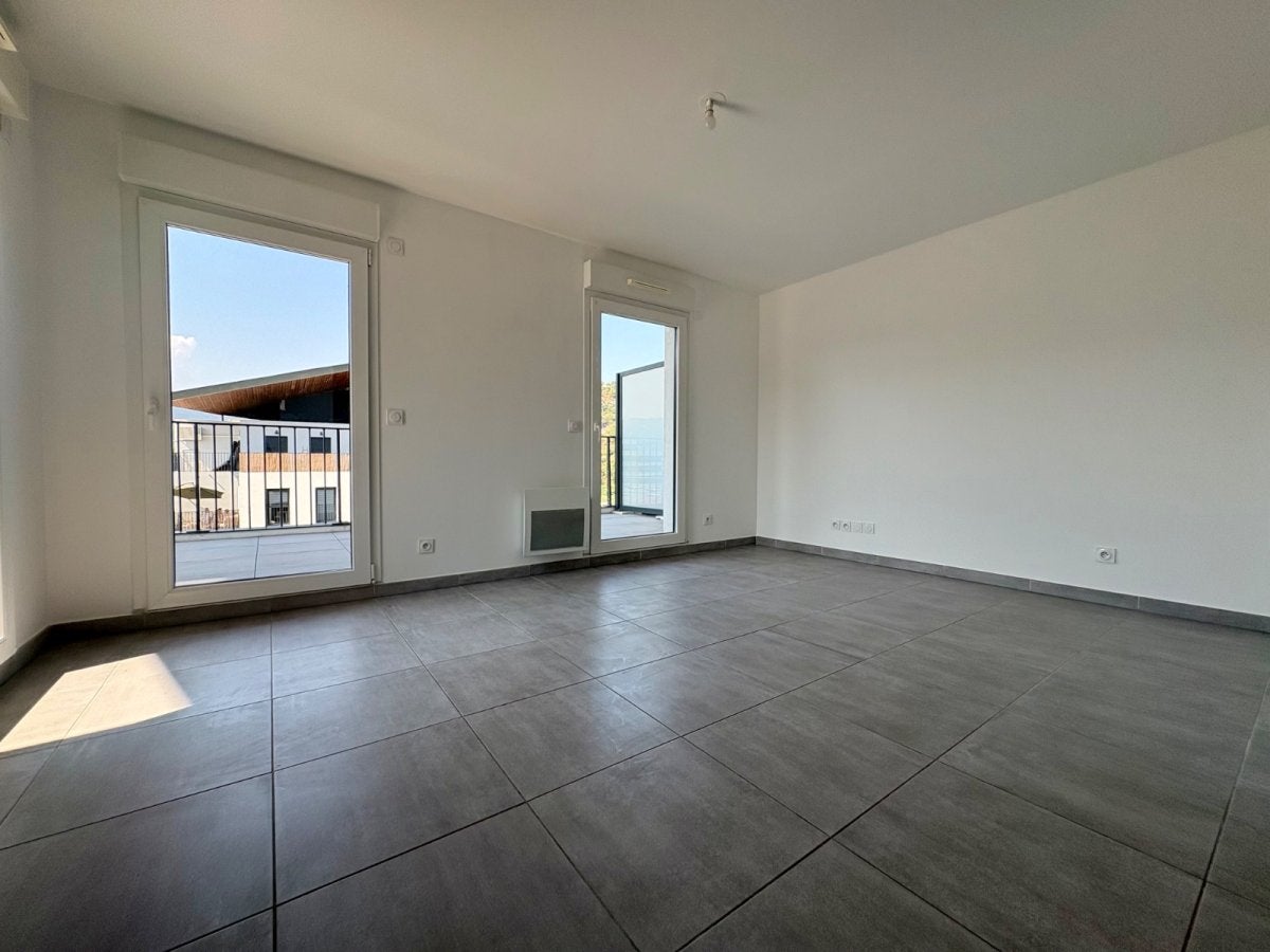 Flat Avenue Pierre de Coubertin in Nice