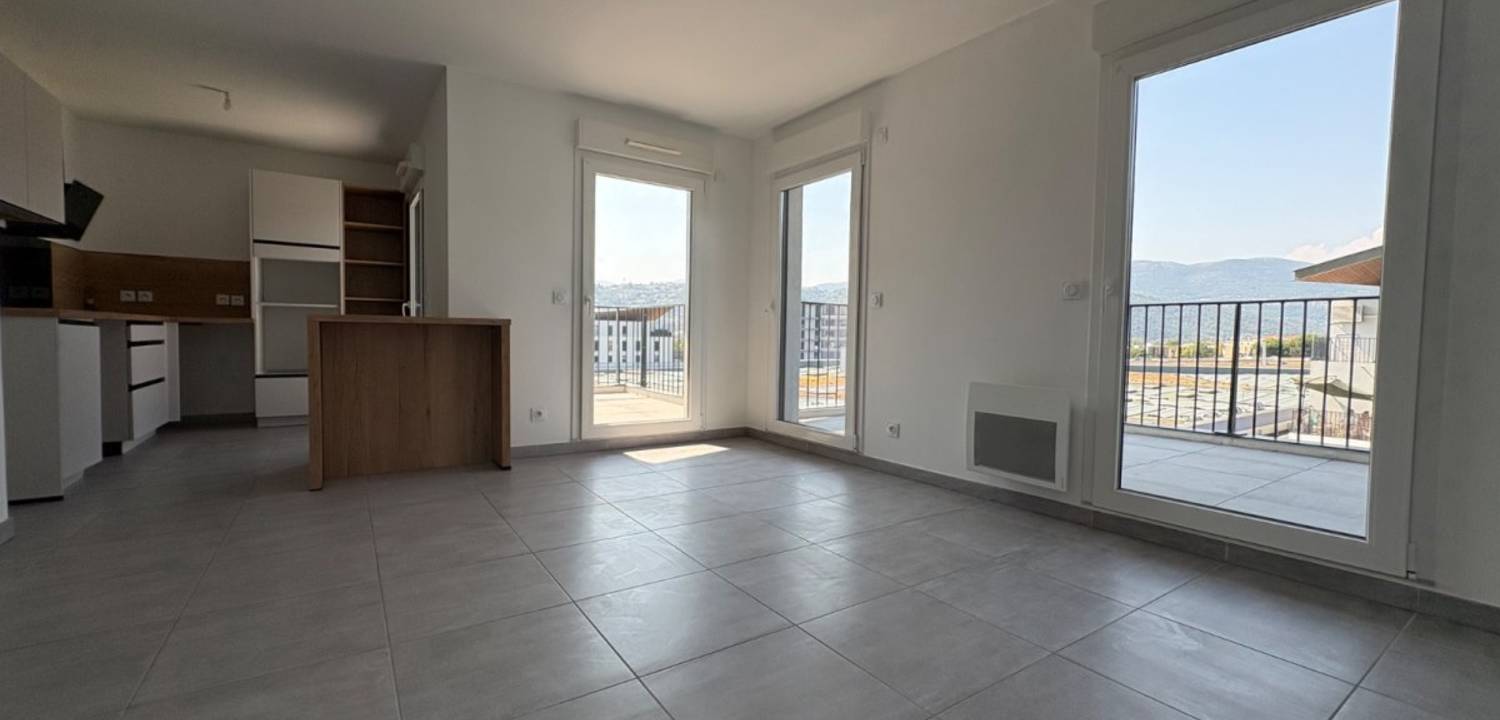 Flat Avenue Pierre de Coubertin in Nice