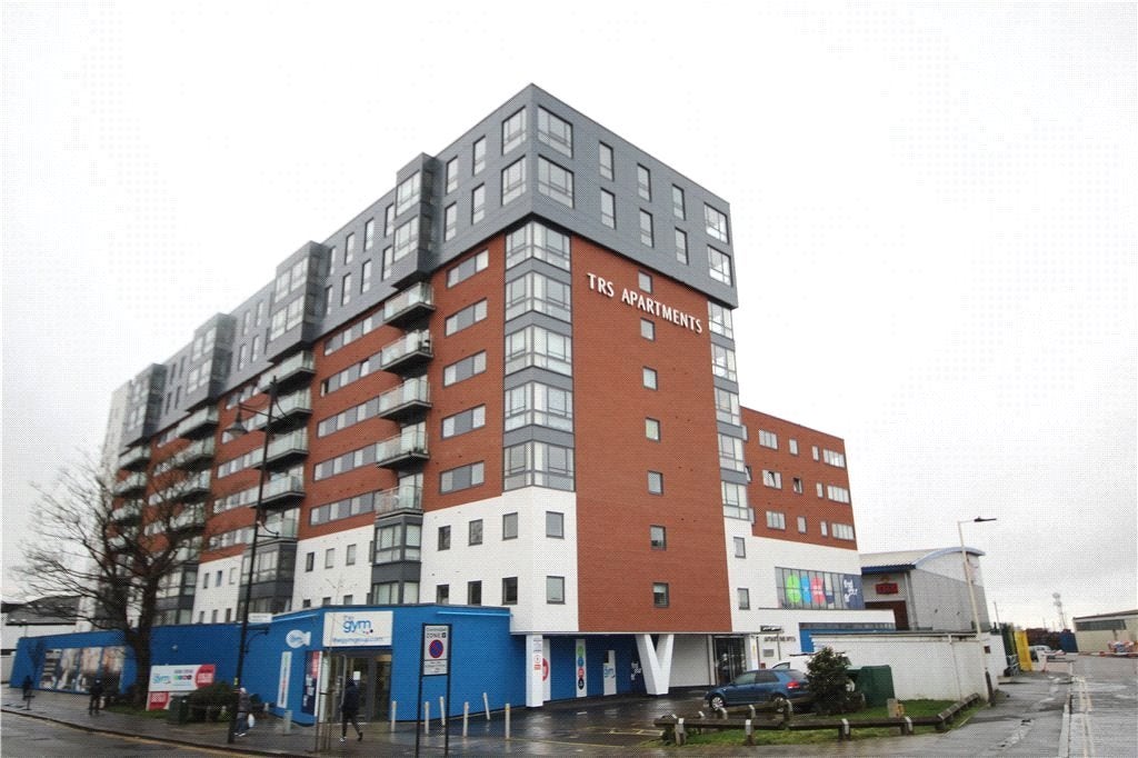 Flat The Green in Greater London