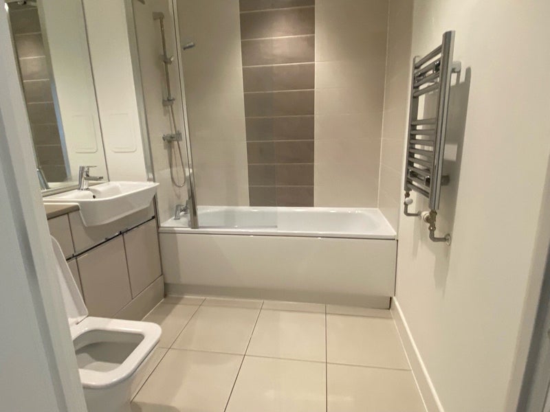 Room Ponton Road in Greater London