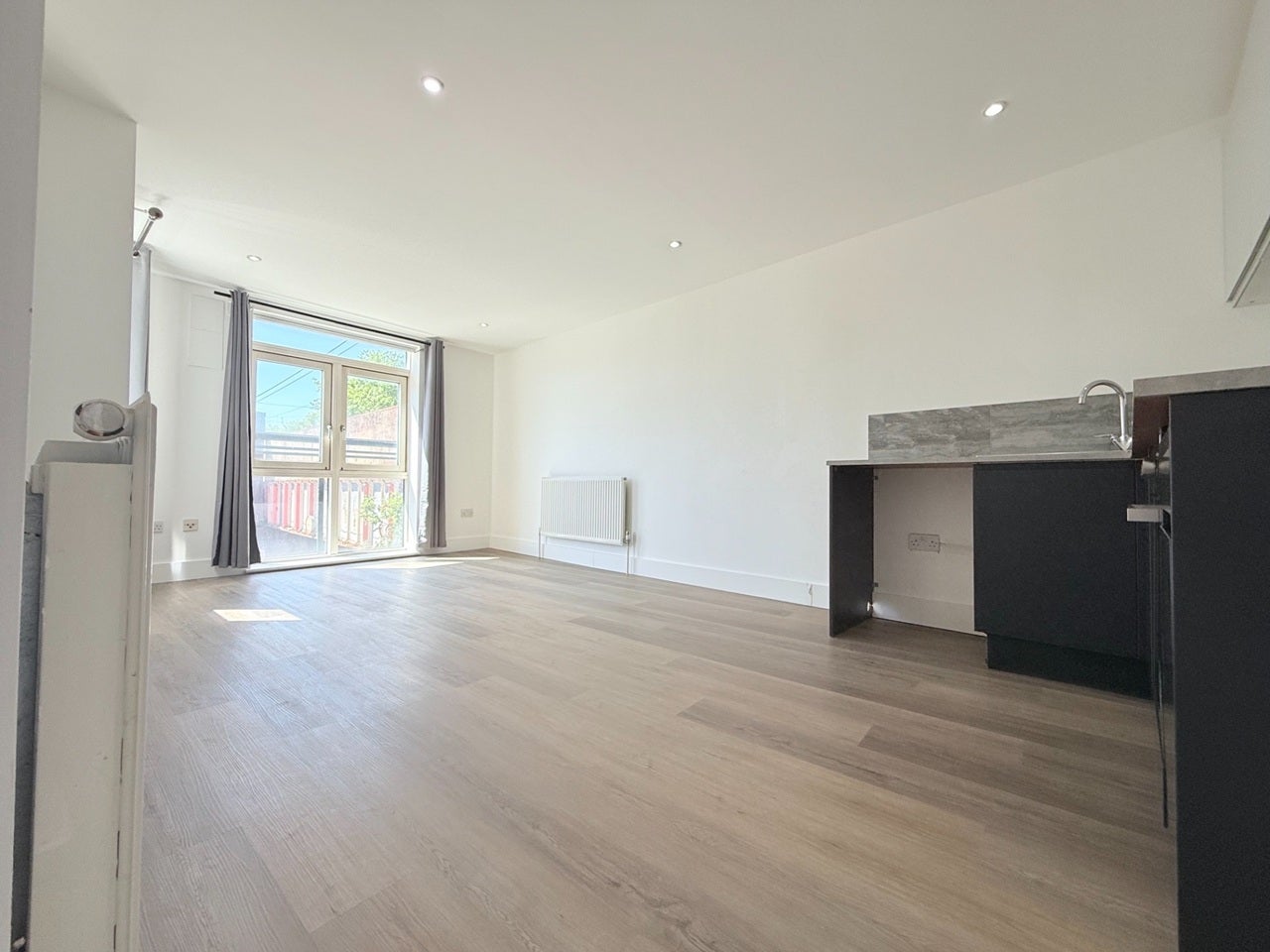 Flat Kilburn High Road in Greater London
