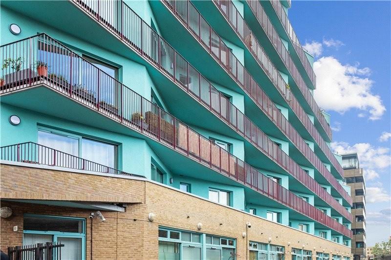 Flat Steedman Street in Greater London