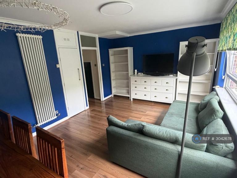 Flat Clarence Lane in Greater London