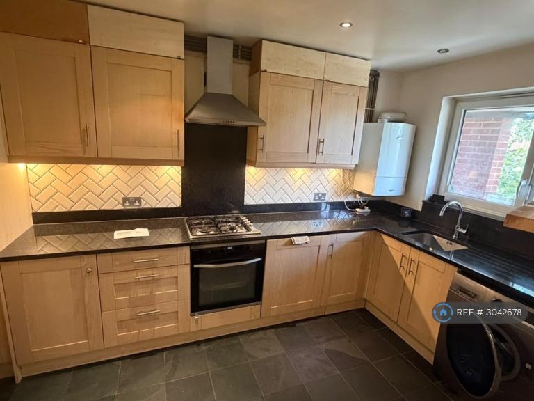 Flat Clarence Lane in Greater London