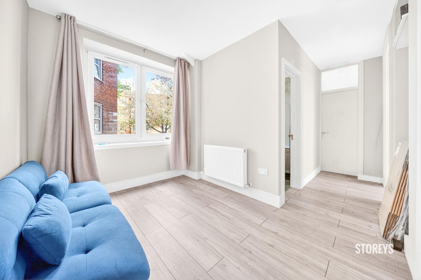Flat Percival Street in London
