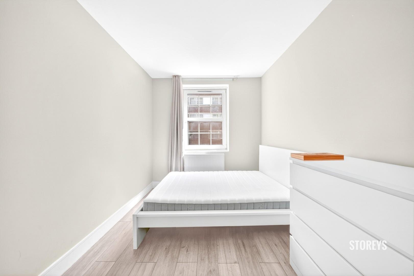 Flat Percival Street in London