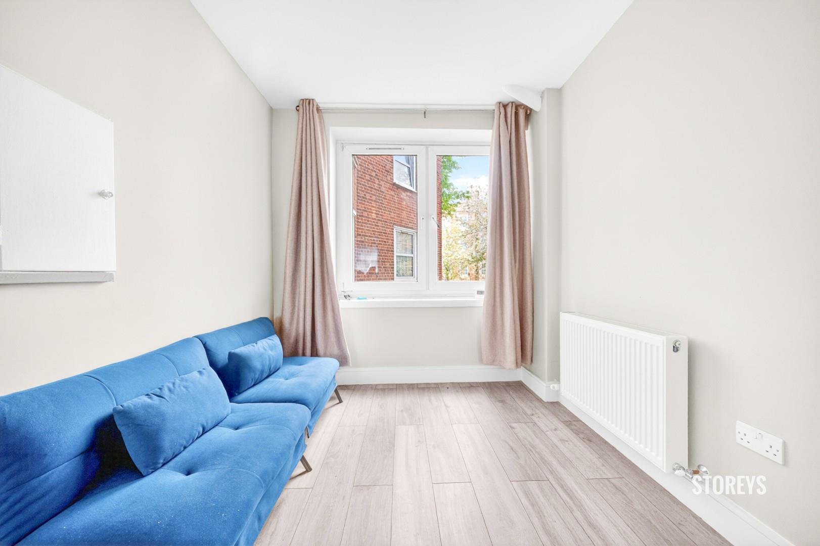 Flat Percival Street in London