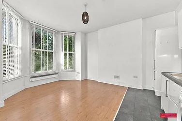 Flat Peckham Rye in Greater London
