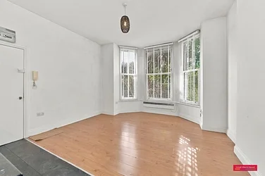 Flat Peckham Rye in Greater London