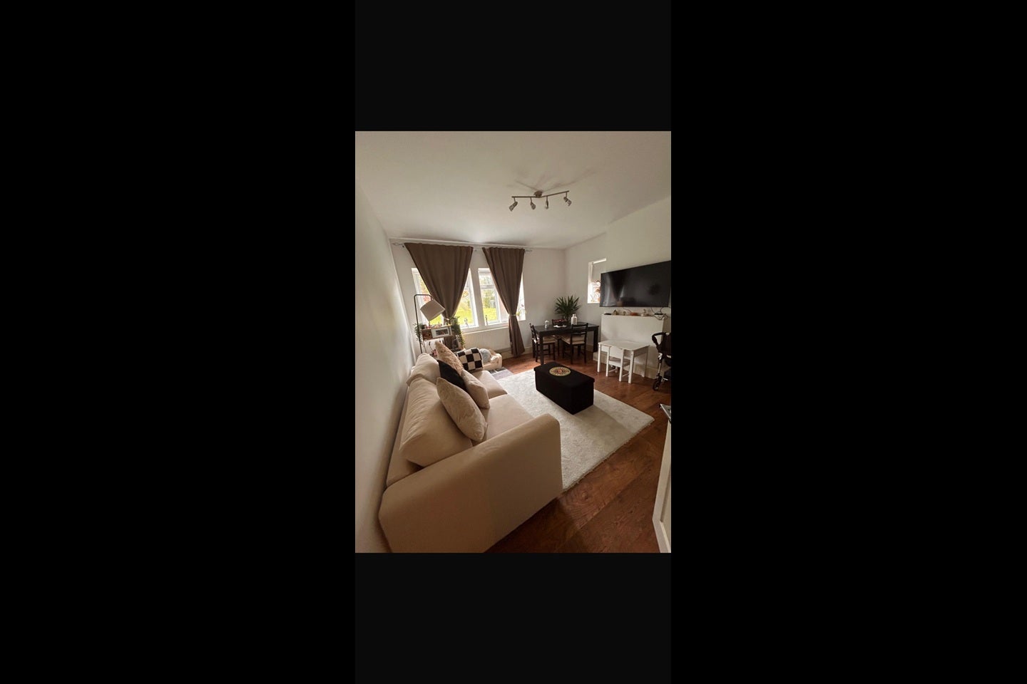 Flat Dover House Road in Greater London