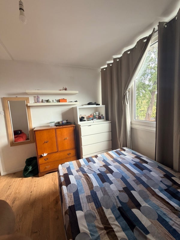 Room Ibsley Gardens in Greater London