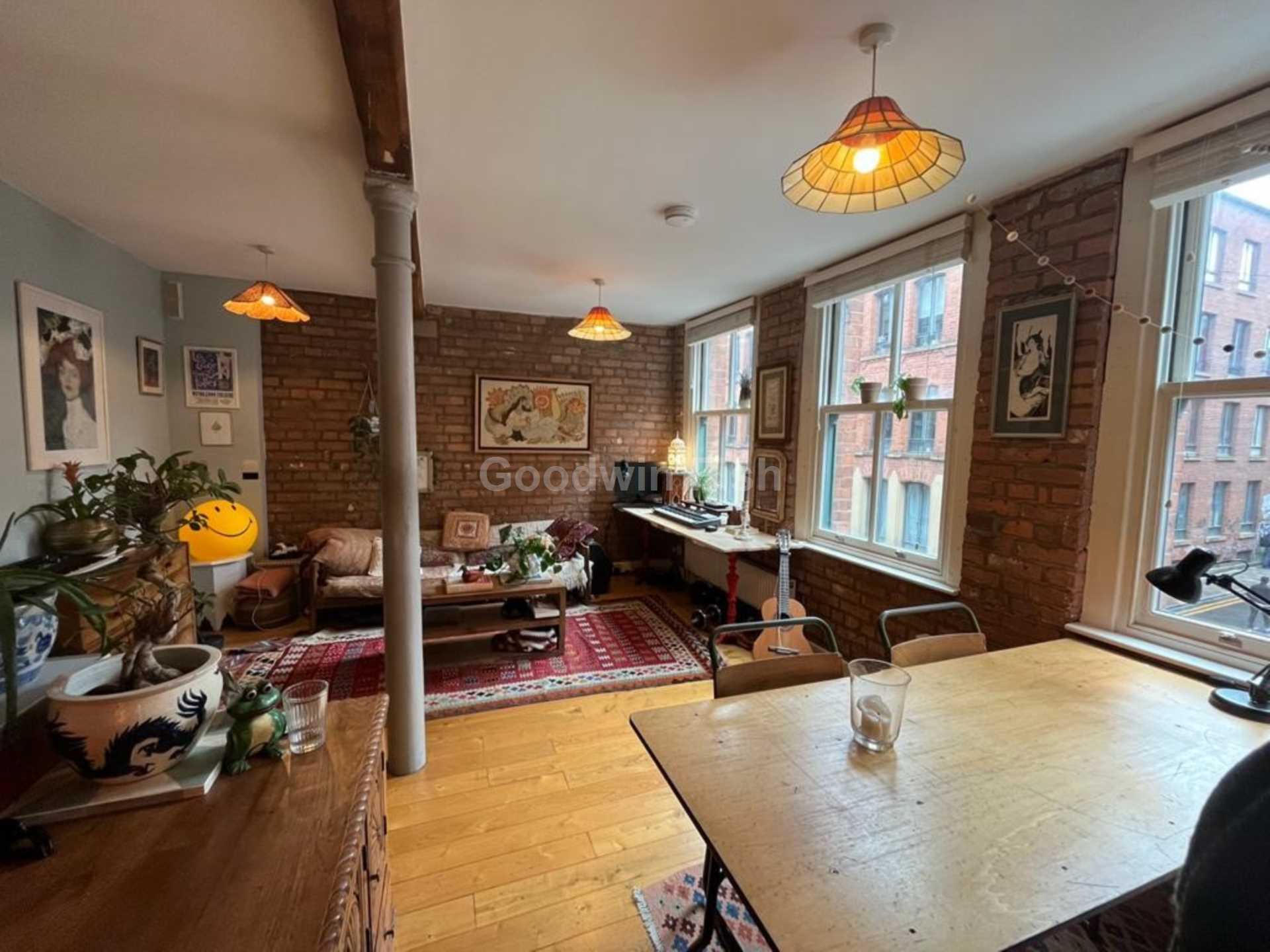 Flat Catlow Lane in Manchester