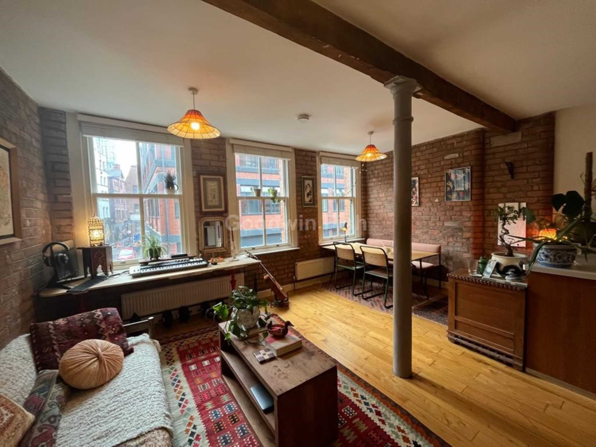 Flat Catlow Lane in Manchester
