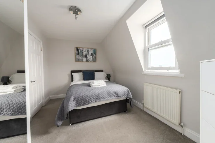Flat Ashdown Crescent in Greater London