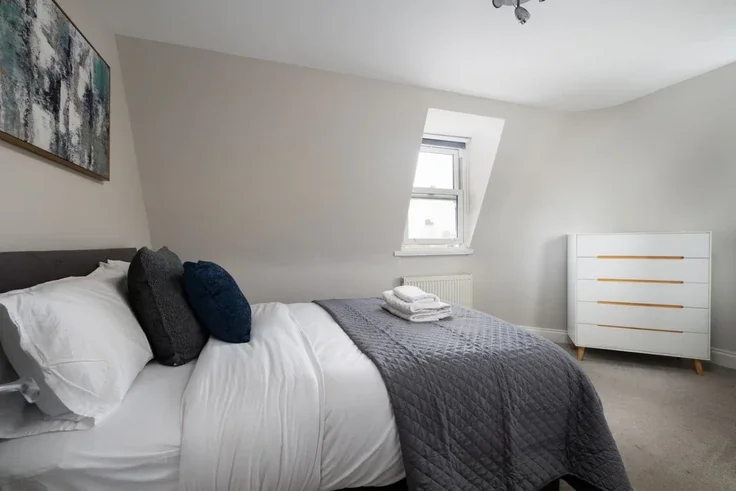 Flat Ashdown Crescent in Greater London